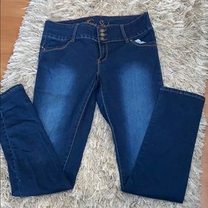 Woman’s skinny jeans